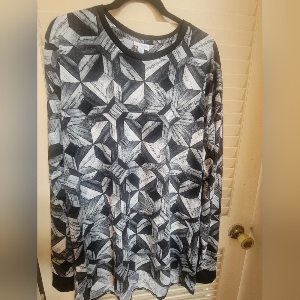 Lularoe Long Sleeve Hudson